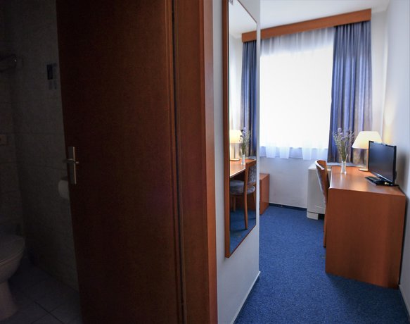 Imagen de la habitación del Hotel Alkar. Foto 19