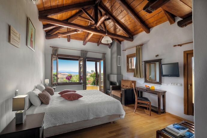 Imagen general del Hotel Alkifron Kala Nera. Foto 12