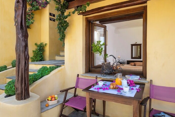 Imagen general del Hotel Alkifron Kala Nera. Foto 13