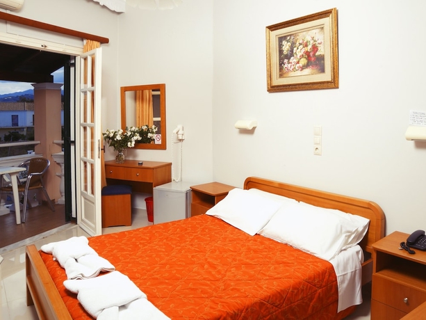 Imagen de la habitación del Hotel Alkion Sidari. Foto 2