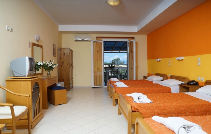 Imagen de la habitación del Hotel Alkion Sidari. Foto 5