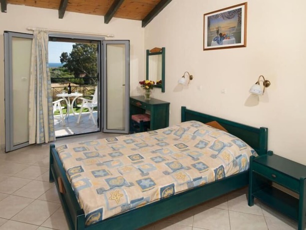 Imagen de la habitación del Hotel Alkioni. Foto 9