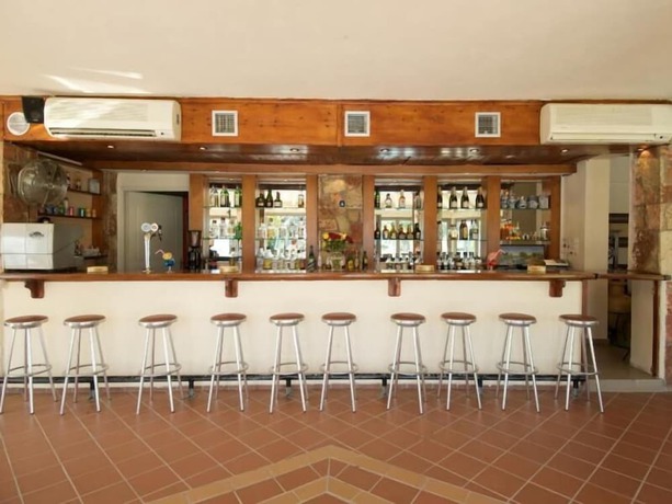 Imagen del bar/restaurante del Hotel Alkioni. Foto 3