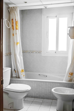 Imagen de la habitación del Hotel Alkisol Apartamentos. Foto 15