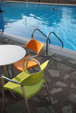 Imagen de la piscina del Hotel Alkistis. Foto 10