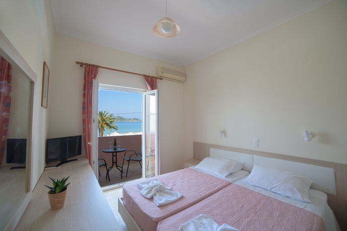 Imagen de la habitación del Hotel Alkyon Beach. Foto 6