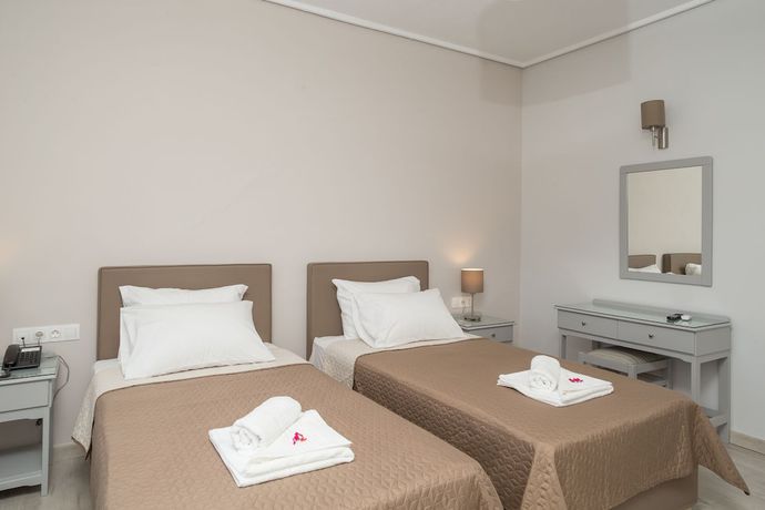 Imagen general del Hotel Alkyon, Paralia. Foto 1