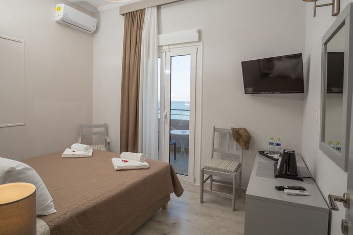 Imagen de la habitación del Hotel Alkyon, Paralia. Foto 16