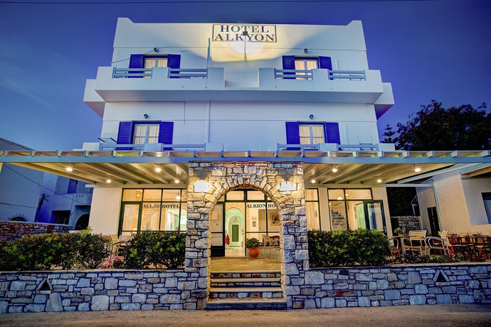 Imagen de los exteriores del Hotel Alkyon Paros. Foto 10