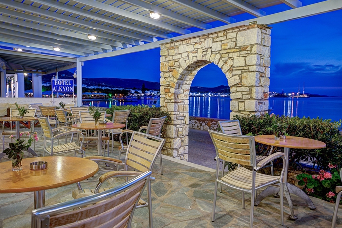 Imagen del bar/restaurante del Hotel Alkyon Paros. Foto 6