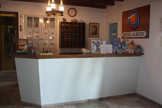 Imagen de los interiores del Hotel Alkyon, Siros. Foto 13