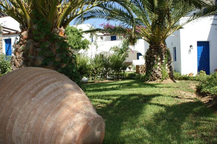 Imagen de los exteriores del Hotel Alkyoni Beach. Foto 10