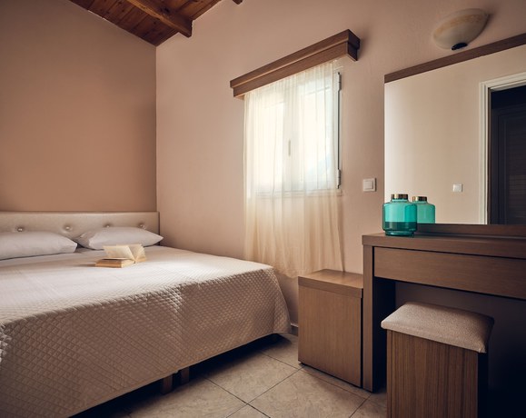 Imagen de la habitación del Hotel Alkyonis, Pefkakia. Foto 1
