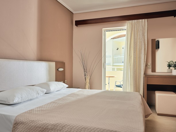 Imagen de la habitación del Hotel Alkyonis, Pefkakia. Foto 3
