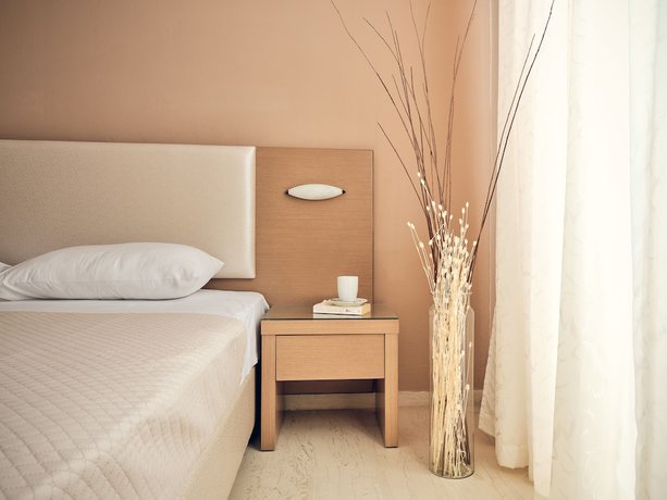 Imagen de la habitación del Hotel Alkyonis, Pefkakia. Foto 7