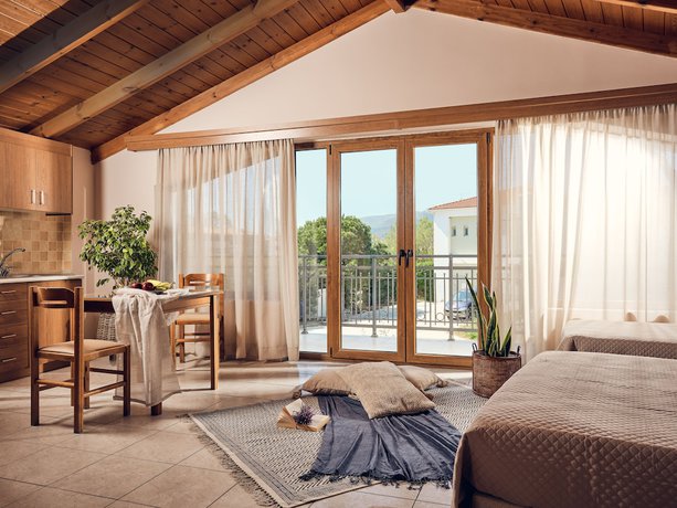 Imagen de la habitación del Hotel Alkyonis, Pefkakia. Foto 15