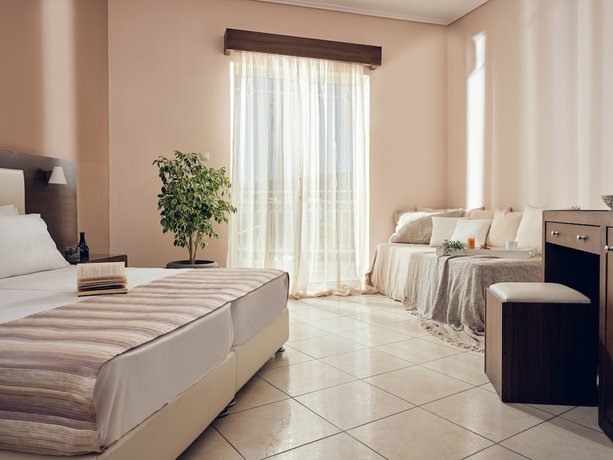 Imagen de la habitación del Hotel Alkyonis, Pefkakia. Foto 17