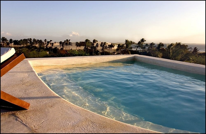 Imagen de la piscina del Hotel All Blue. Foto 5