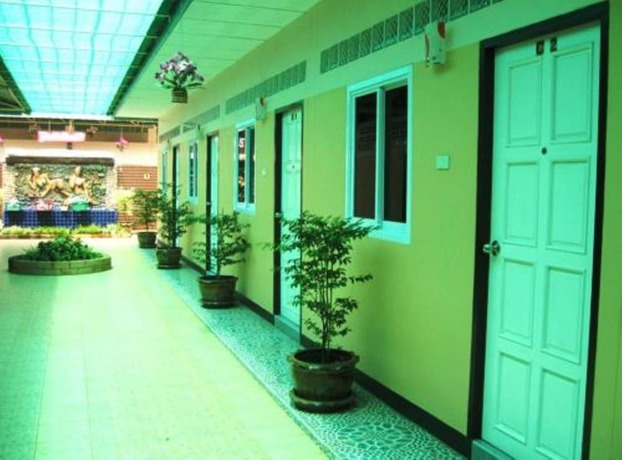 Imagen de los interiores del Hotel All Day. Foto 10