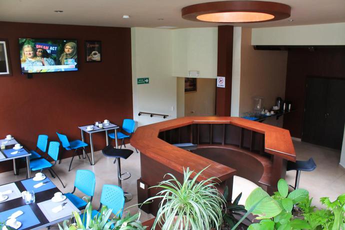 Imagen de los interiores del Hotel All Days Inn and Out. Foto 11