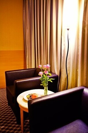 Imagen de la habitación del Hotel All Fun Business. Foto 18