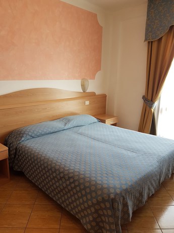 Imagen de la habitación del Hotel All Inclusive Piccolo Paradiso. Foto 8