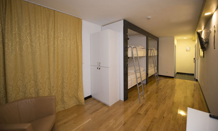 Imagen del bar/restaurante del Hotel All Saints B&B Kastela. Foto 3