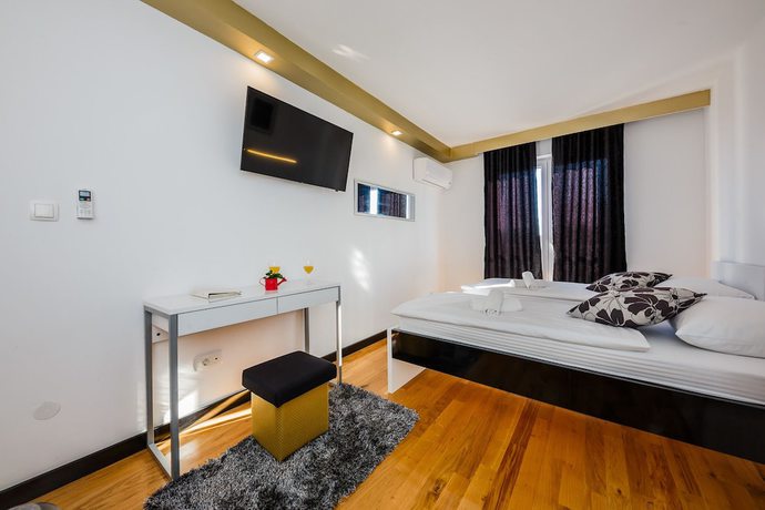 Imagen de la habitación del Hotel All Saints BandB Kastela. Foto 10