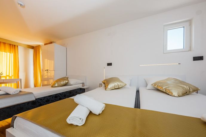 Imagen de la habitación del Hotel All Saints BandB Kastela. Foto 14