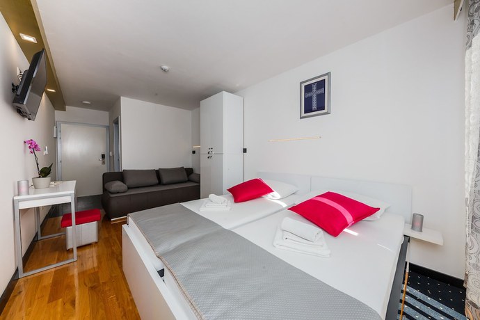 Imagen de la habitación del Hotel All Saints BandB Kastela. Foto 16