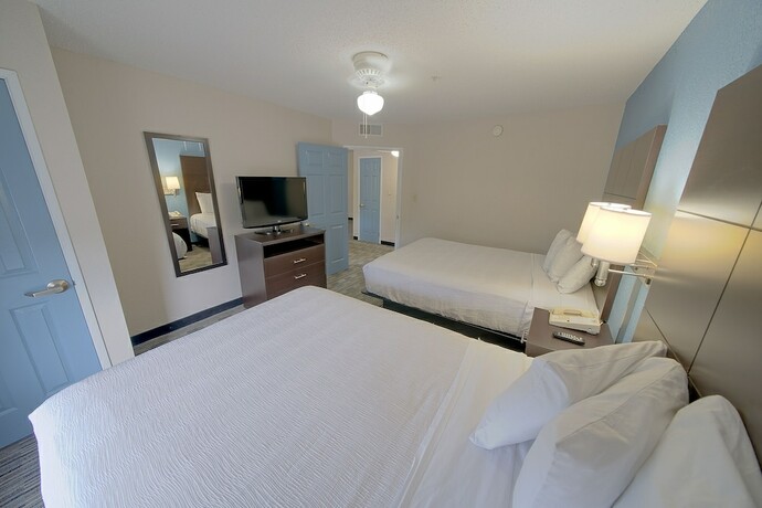 Imagen de la habitación del Hotel All Season Suites. Foto 17