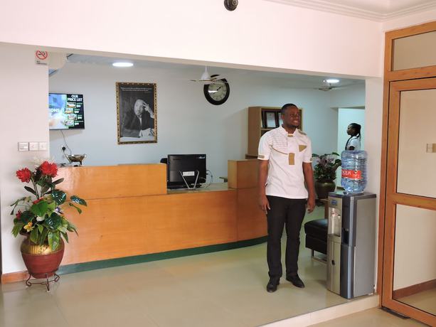 Imagen de los interiores del Hotel All Seasons, Abokobi. Foto 19