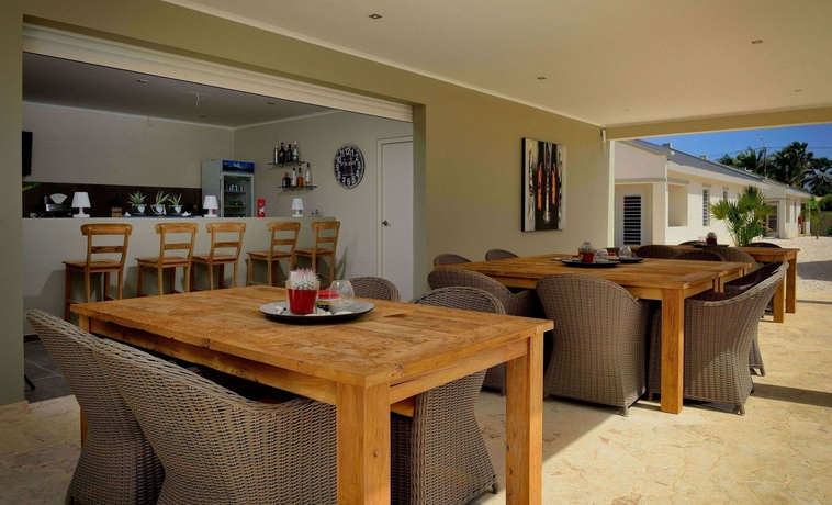 Imagen del bar/restaurante del Hotel All Seasons Apartments. Foto 3