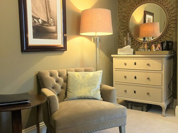 Imagen de la habitación del Hotel All Seasons Boutiques. Foto 15