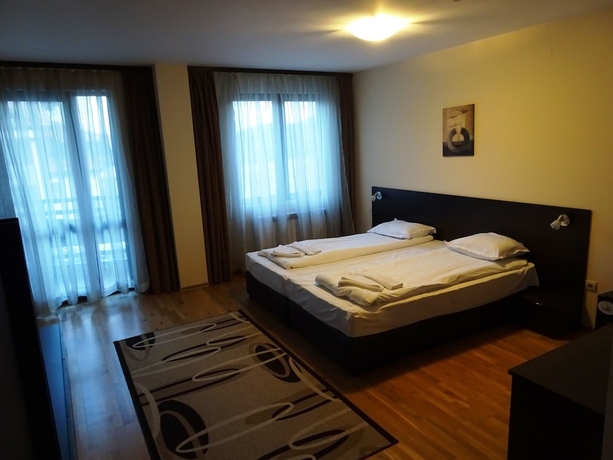 Imagen de la habitación del Hotel All Seasons Club. Foto 5