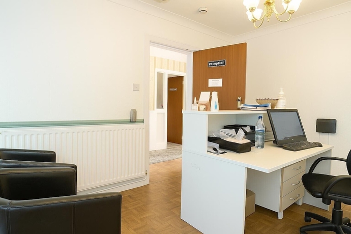 Imagen de los interiores del Hotel All Seasons Gatwick Guest House. Foto 15