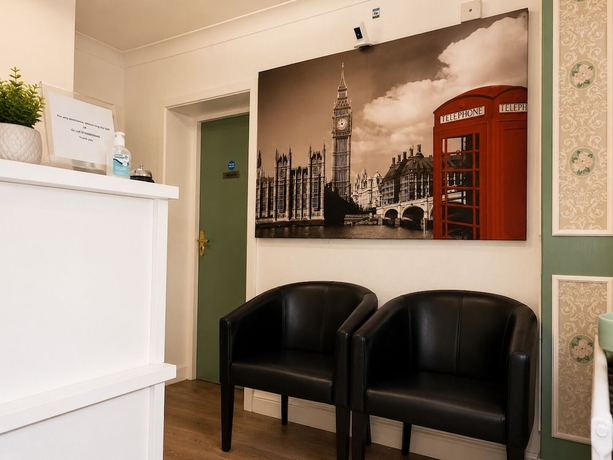 Imagen de los interiores del Hotel All Seasons Gatwick Guest House. Foto 16