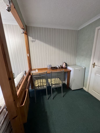 Imagen de la habitación del Hotel All Seasons Gatwick Guest House. Foto 12