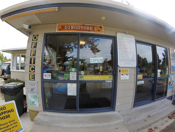 Imagen de los interiores del Hotel All Seasons Holiday Park. Foto 19