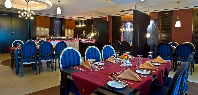 Imagen del bar/restaurante del Hotel All Seasons Hotel Al Ain. Foto 4