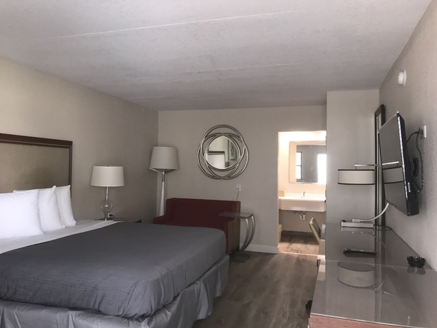 Imagen de la habitación del Hotel All Seasons Inn & Suites. Foto 2