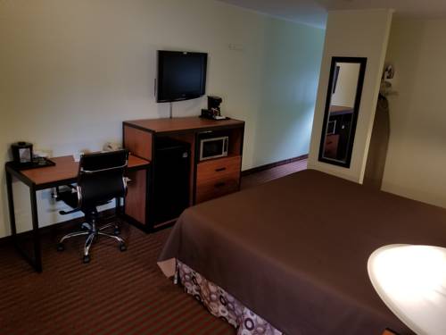 Imagen de la habitación del Hotel All Seasons Inn and Suites, Bourne. Foto 5