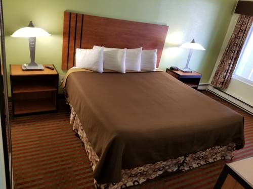 Imagen de la habitación del Hotel All Seasons Inn and Suites, Bourne. Foto 6