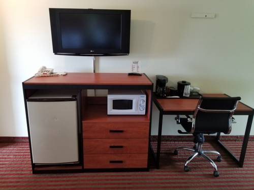 Imagen de la habitación del Hotel All Seasons Inn and Suites, Bourne. Foto 10