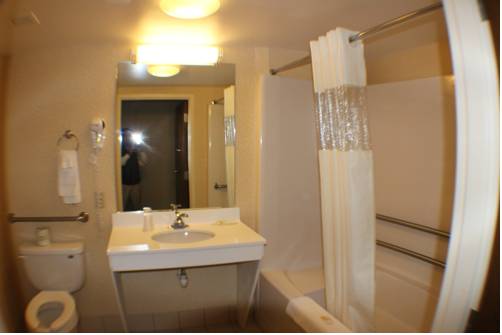 Imagen de la habitación del Hotel All Seasons Inn and Suites. Foto 4