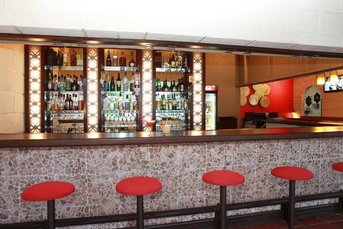 Imagen del bar/restaurante del Hotel All Seasons Resort - Europa. Foto 4