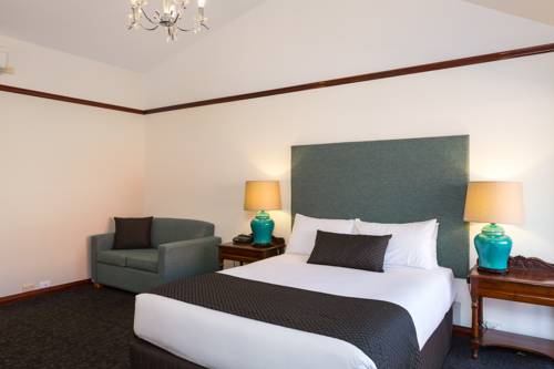 Imagen de la habitación del Hotel All Seasons Resort. Foto 1