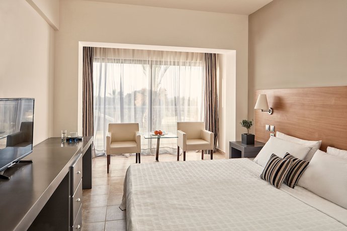 Imagen de la habitación del Hotel All Senses Ocean Blue Sea Side Resort. Foto 7