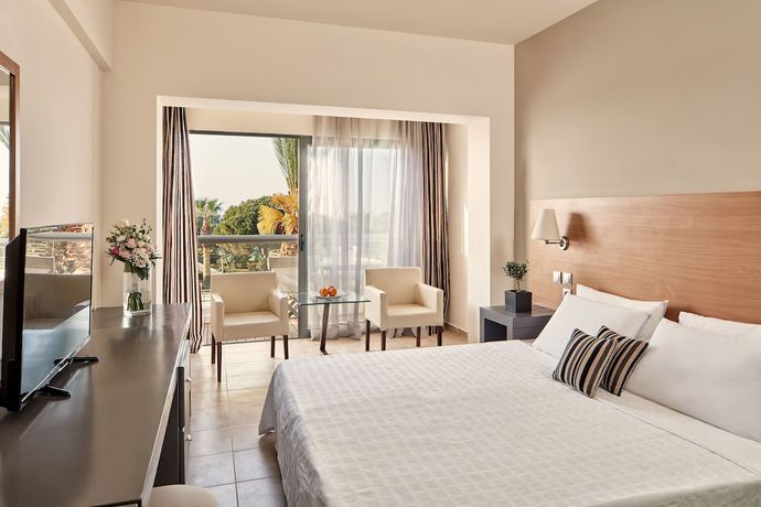 Imagen de la habitación del Hotel All Senses Ocean Blue Sea Side Resort. Foto 9