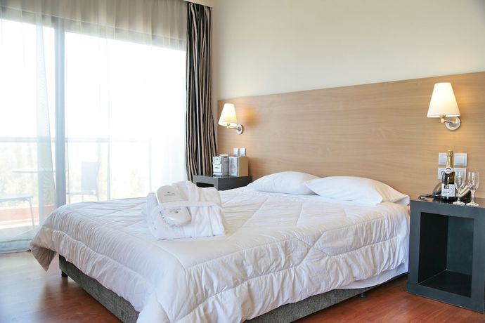 Imagen de la habitación del Hotel All Senses Ocean Blue Sea Side Resort. Foto 14